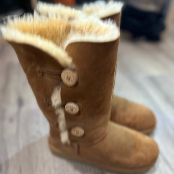 Women’s UGG Size 5 Bailey Boot II Sheepskin Shearling Warm Ankle Boot Winter - Picture 2 of 9